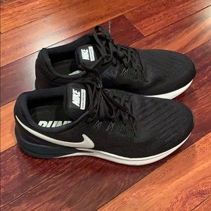 Nike Zoom Structure 22